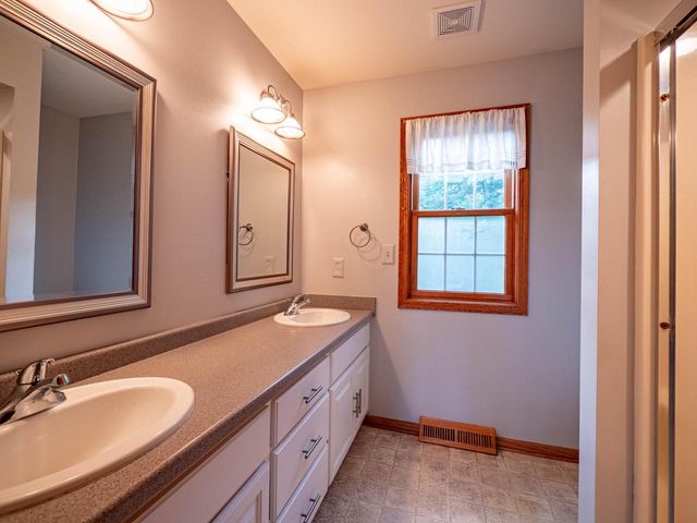 W264N6779 Lake DRIVE, Lisbon, WI 53089