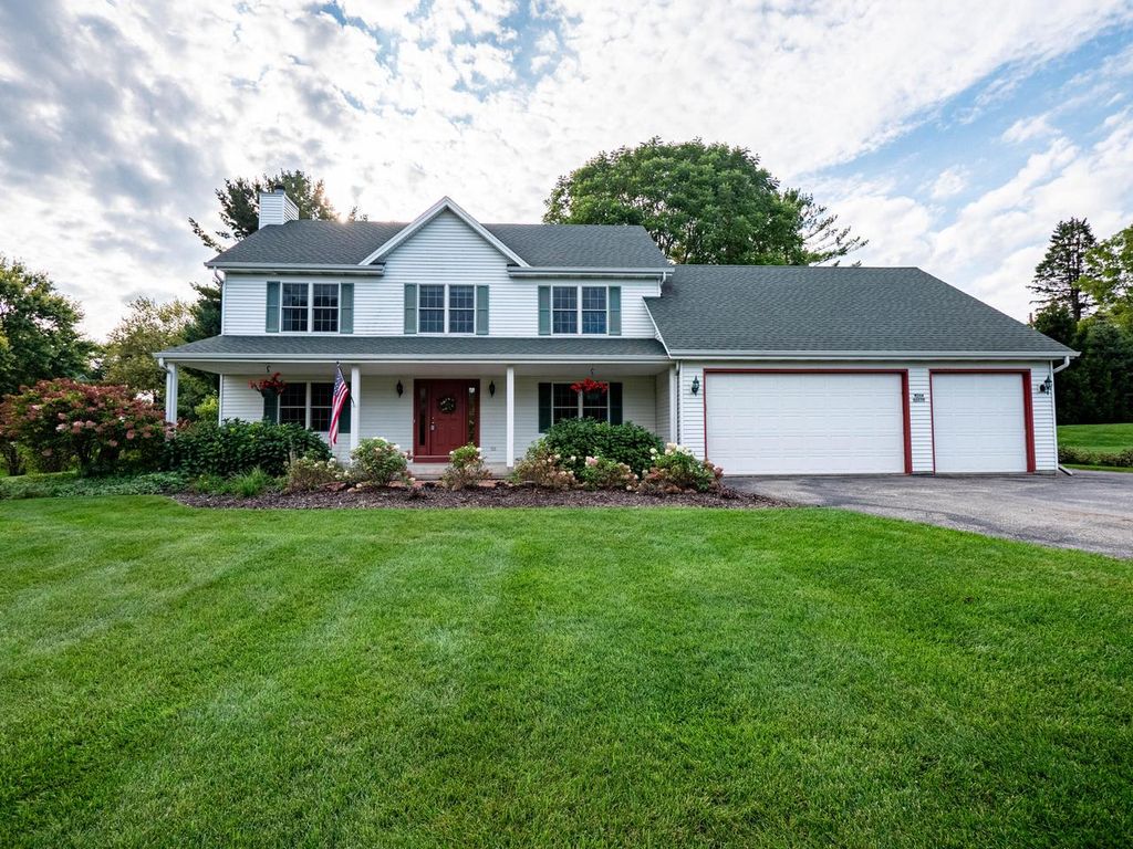 W264N6779 Lake DRIVE, Lisbon, WI 53089