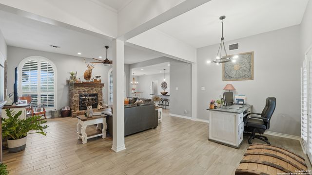 226 Broken Arrow, Floresville, TX 78114