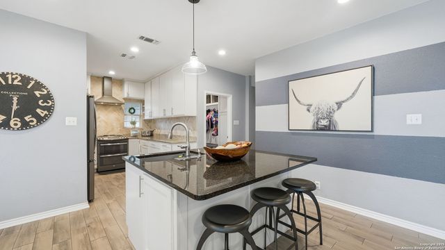 226 Broken Arrow, Floresville, TX 78114