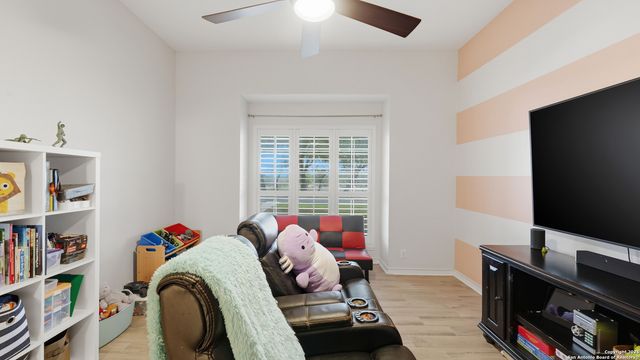 226 Broken Arrow, Floresville, TX 78114