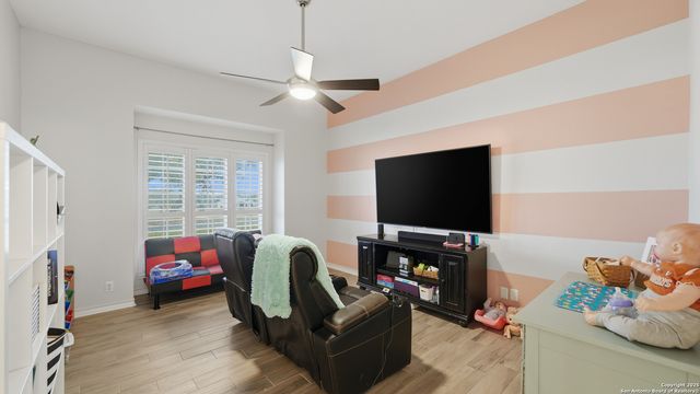 226 Broken Arrow, Floresville, TX 78114