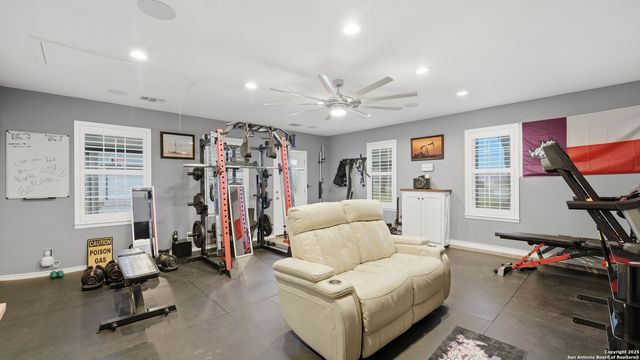 226 Broken Arrow, Floresville, TX 78114