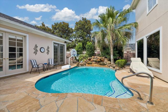 13515 Winter Creek Court, Houston, TX 77077