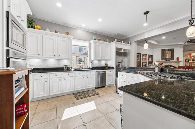 13515 Winter Creek Court, Houston, TX 77077