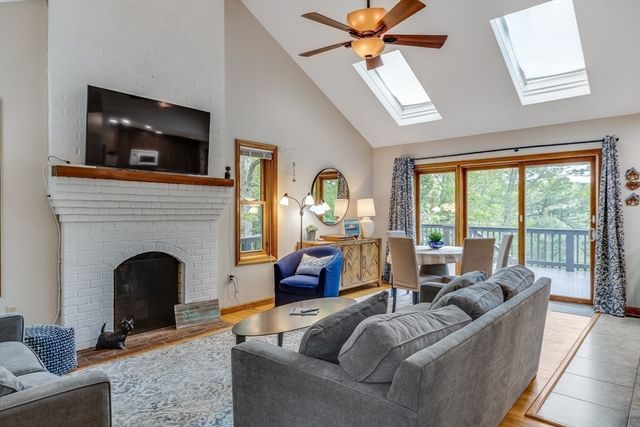 51 Wianno Cir, Barnstable, MA 02655