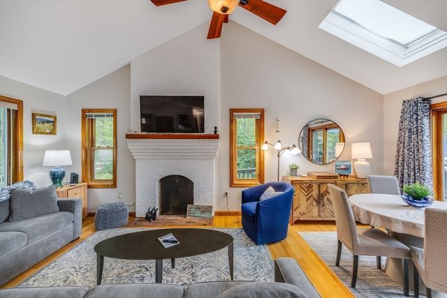 51 Wianno Cir, Barnstable, MA 02655