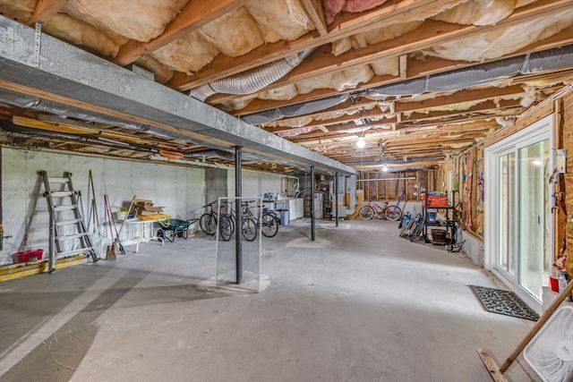 51 Wianno Cir, Barnstable, MA 02655