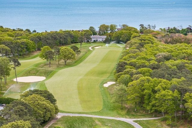 51 Wianno Cir, Barnstable, MA 02655