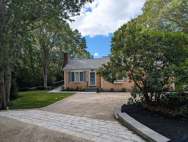 51 Wianno Cir, Barnstable, MA 02655