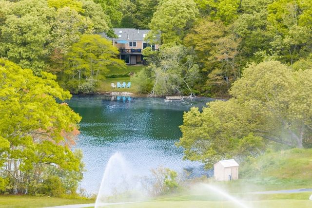 51 Wianno Cir, Barnstable, MA 02655