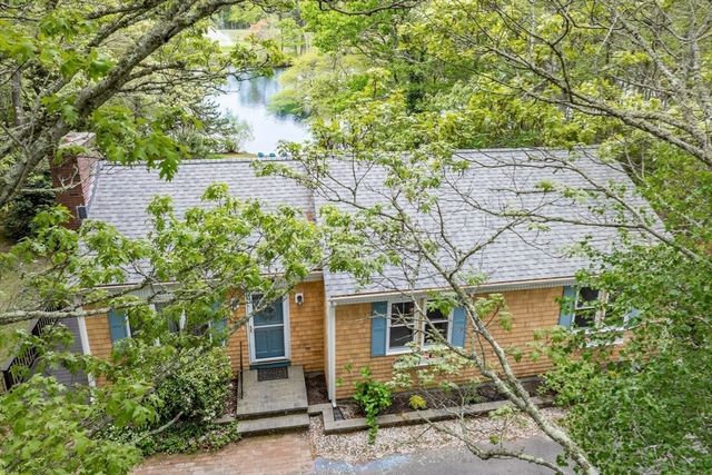 51 Wianno Cir, Barnstable, MA 02655