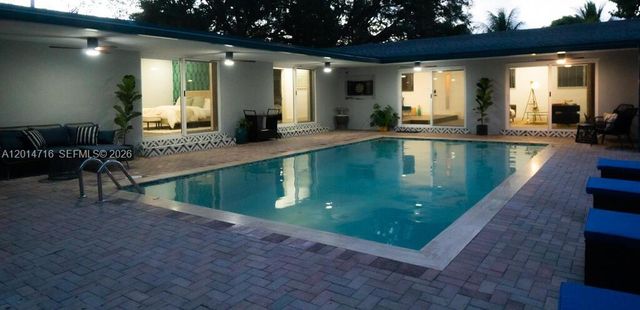 936 NE 128th St, North Miami, FL 33161