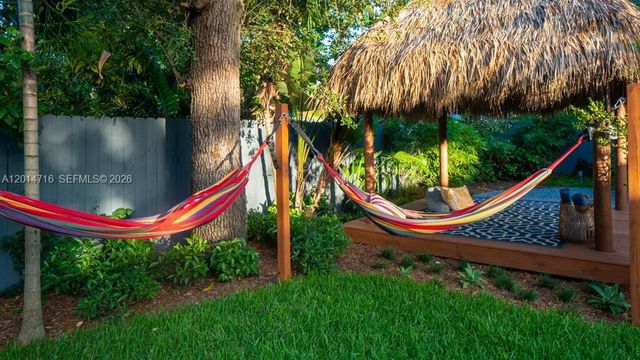 936 NE 128th St, North Miami, FL 33161