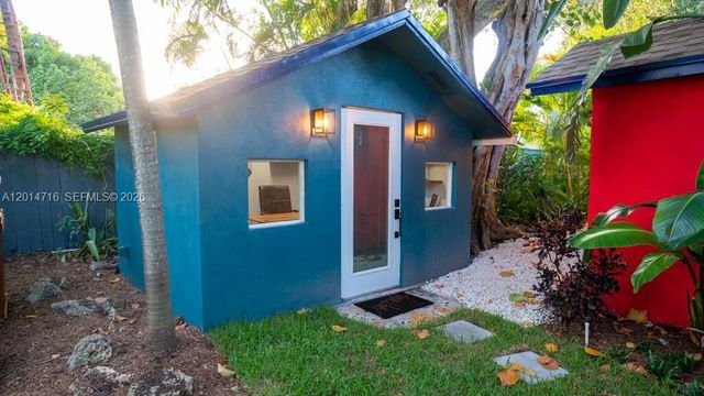 936 NE 128th St, North Miami, FL 33161