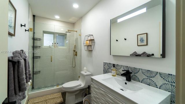 936 NE 128th St, North Miami, FL 33161