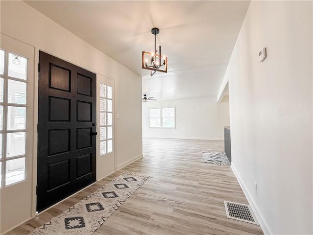 7021 Raytown Road, Kansas City, MO 64133
