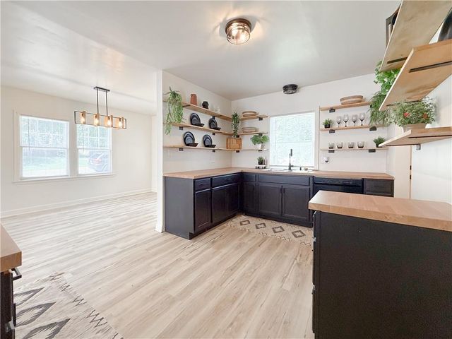 7021 Raytown Road, Kansas City, MO 64133