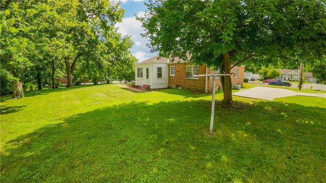 7021 Raytown Road, Kansas City, MO 64133