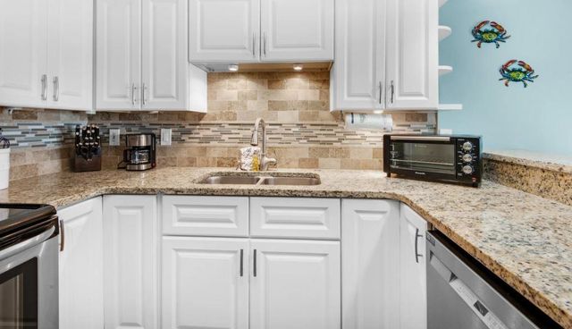 3600 Thomas Dr Apt C104, Panama City, FL 32408