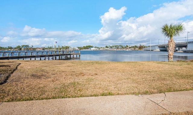 3600 Thomas Dr Apt C104, Panama City, FL 32408