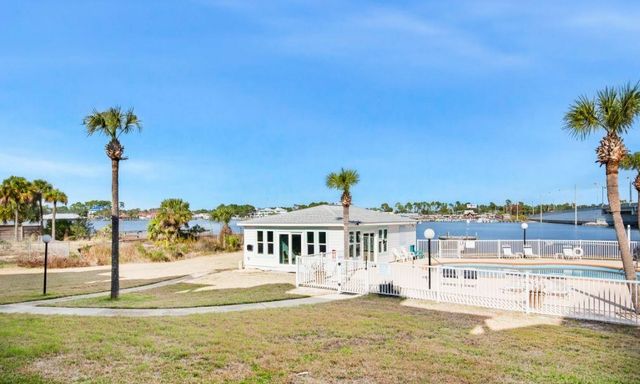 3600 Thomas Dr Apt C104, Panama City, FL 32408