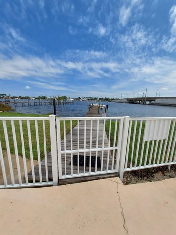 3600 Thomas Dr Apt C104, Panama City, FL 32408
