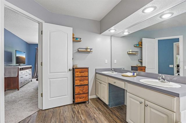 17702 LONG RIDGE ROAD, Tampa, FL 33647