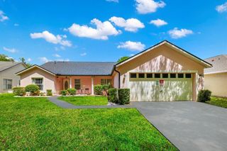 143 BREEZY OAKS COURT, Davenport, FL 33896