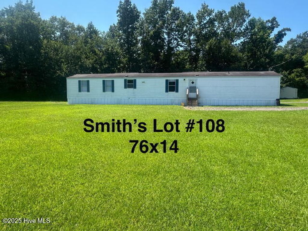 Image 16 of property listing at 108 Smith Mhp Lane, Chinquapin, NC 28521