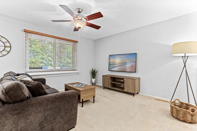 11123 Xavier Circle, Bloomington, MN 55437