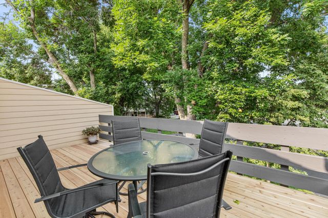 11123 Xavier Circle, Bloomington, MN 55437