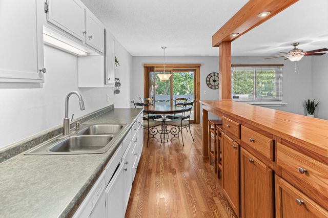 11123 Xavier Circle, Bloomington, MN 55437