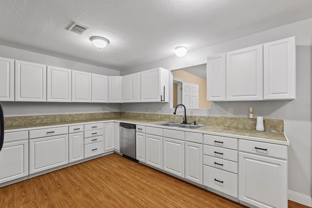 7 Hunter Dr., Hattiesburg, MS 39402