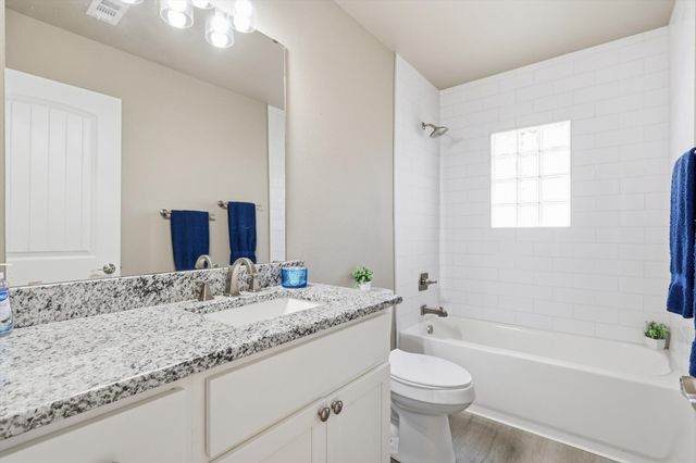 412 N Dallas Street, Pilot Point, TX 76258