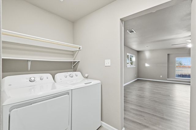 412 N Dallas Street, Pilot Point, TX 76258