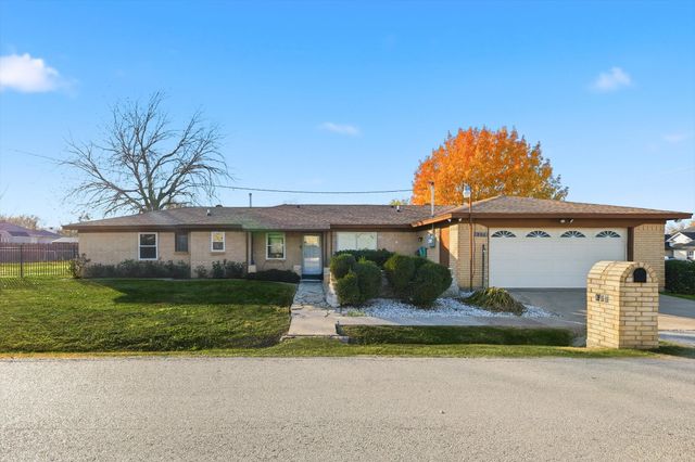 412 N Dallas Street, Pilot Point, TX 76258