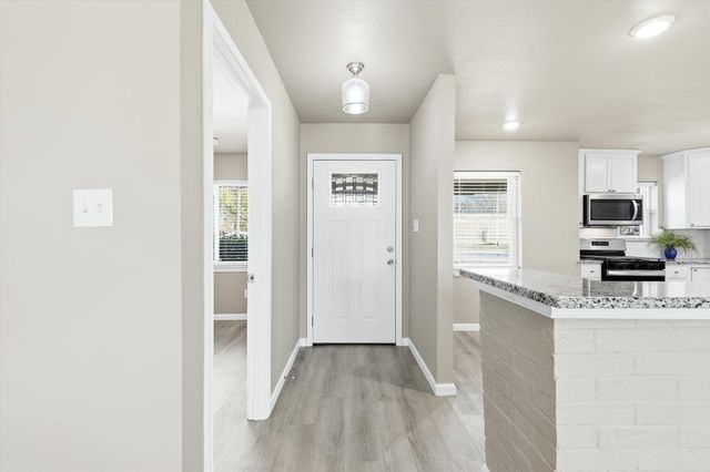 412 N Dallas Street, Pilot Point, TX 76258