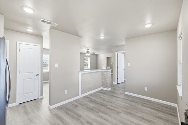 412 N Dallas Street, Pilot Point, TX 76258