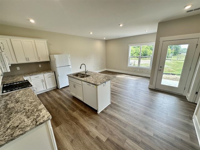 874 3rd Avenue 12, Lake Odessa, MI 48849