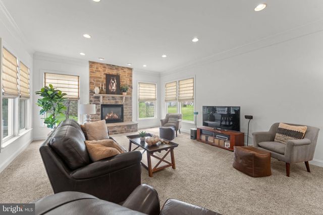 4045 CRAY DR, Warrenton, VA 20187