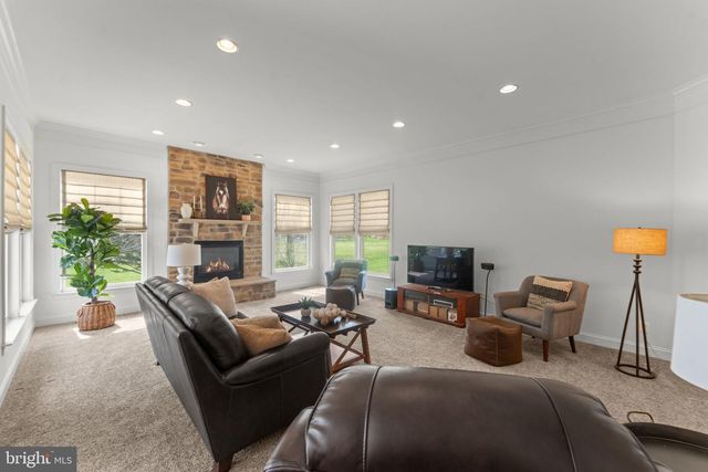 4045 CRAY DR, Warrenton, VA 20187