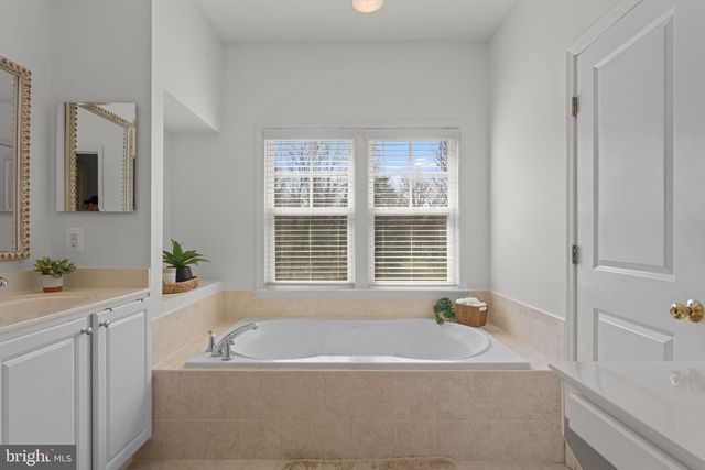 4045 CRAY DR, Warrenton, VA 20187