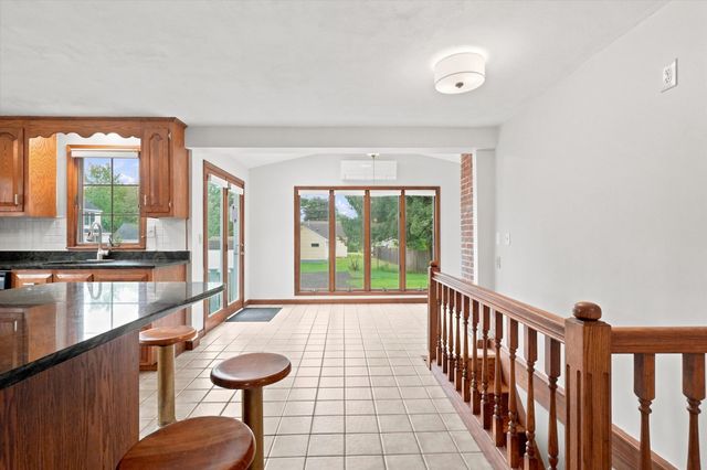 3 Norman Ave, Newburyport, MA 01950