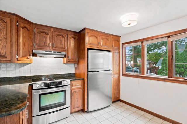 3 Norman Ave, Newburyport, MA 01950