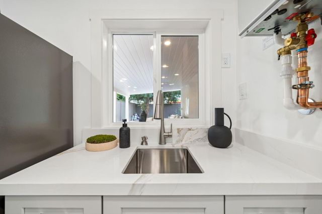 2015 Jackson Street, Santa Clara, CA 95050