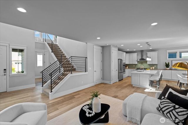 13015 135th Place NE, Kirkland, WA 98034