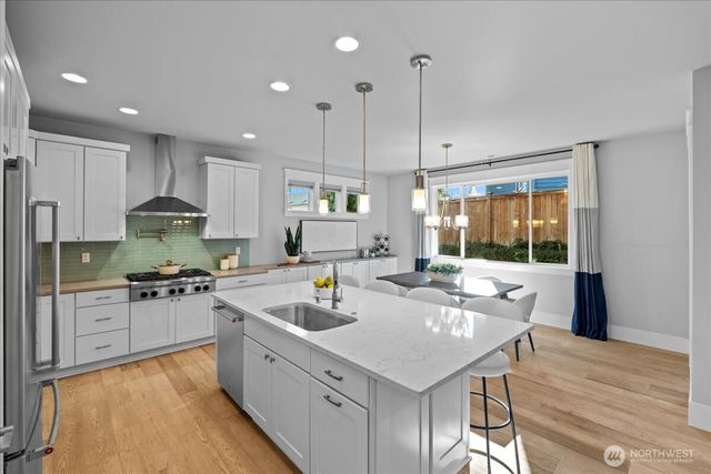 13015 135th Place NE, Kirkland, WA 98034