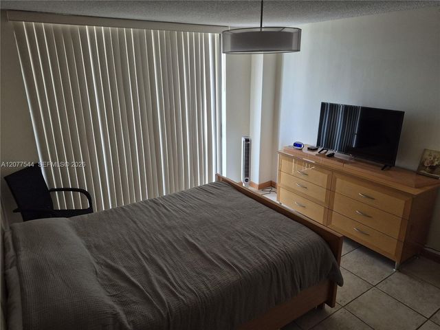 290 174th Street 903, Sunny Isles Beach, FL 33160