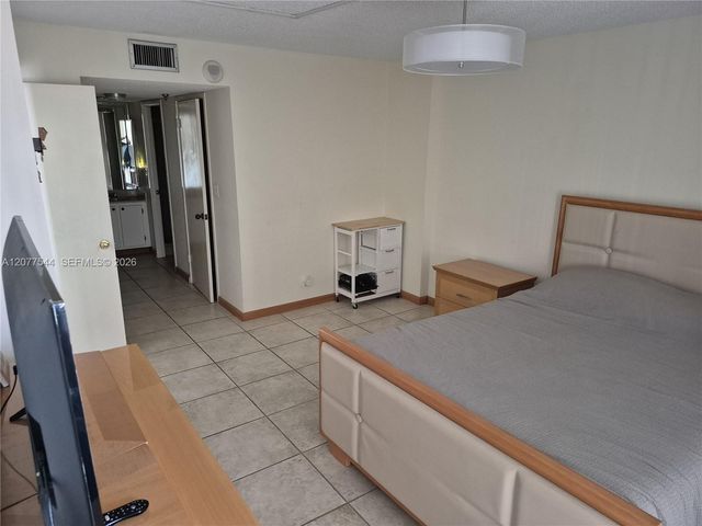 290 174th Street 903, Sunny Isles Beach, FL 33160